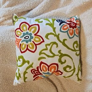 NWT Levtex Down Feather Floral Pillow 18x18"